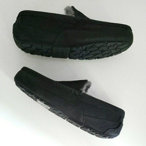 ugg ascot matte leather slipper